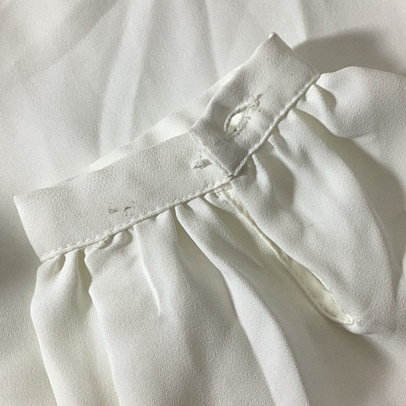 STATE
Crepe de Chine Trapeze Long Blouson Sleeve Split V-Neck Tie Front Mini - Picture 12 of 13